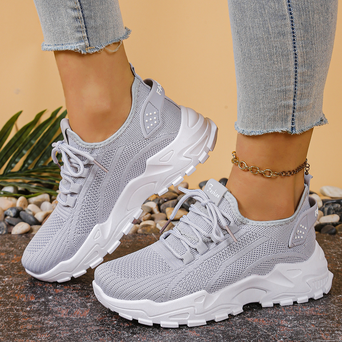 Women's sports shoes 2026，Brea - огляд і ціна Guipure Lace Panel