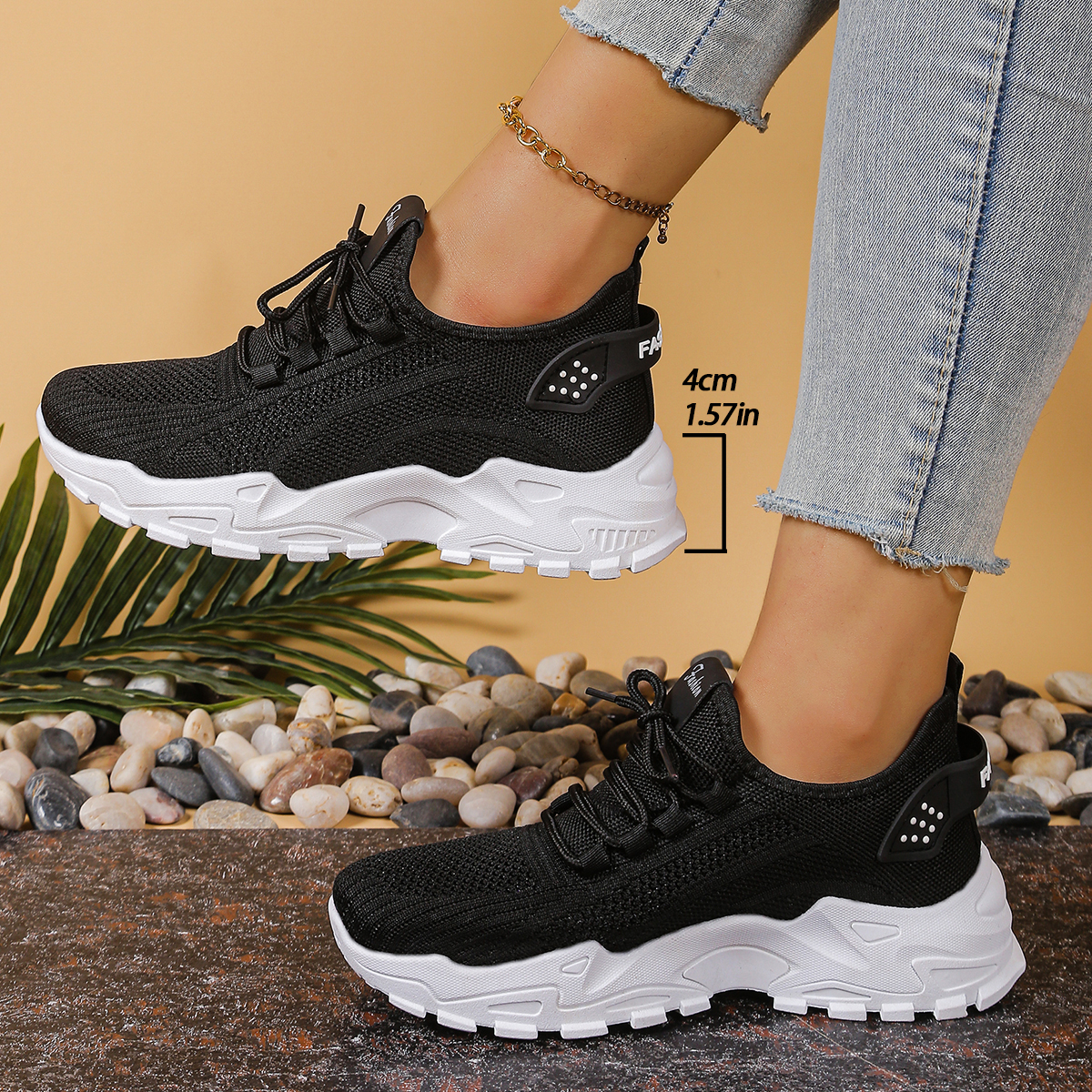 Women's sports shoes 2026，Brea - огляд і ціна Guipure Lace Panel